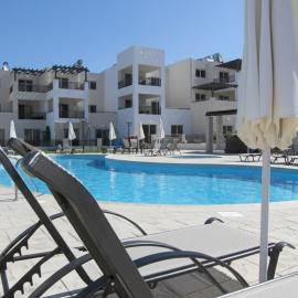 2 Bed apartment with huge balcony overlooking pool