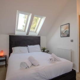 Modern 2-Bed Home in Swinton by MCPI Hosting, Perfect for Families & Contractors
