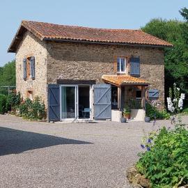 Beautiful 2 bed cottage with swimming pool, hotel sa Pagéas