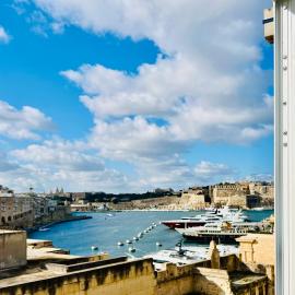 Turretta Stay - Private Room with Ensuite Bathroom in Vittoriosa, Three Cities, hotell i Birgu