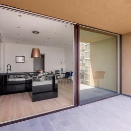 Top-Floor Sea View with Pool Access