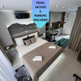 La Luna Petite Suite Deluxe Apartment with Pool & Jacuzzi, Bikes and Secured Parking, hotel en Našice
