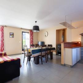 Maison pour 6 à Loudenvielle avec WiFi gratuit - FR-1-695-92, hotel in Loudenvielle