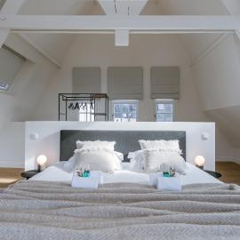 Bright Duplex near Antwerp Cathedral