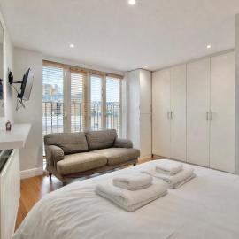 3 Double Bedroom Apartment close to Battersea Park