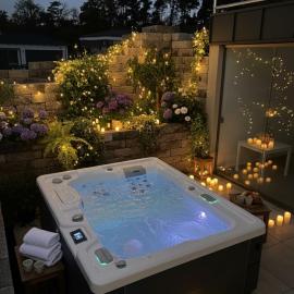Regentaloase - Deine Privat-Spa Villa für Zwei、Walderbachのホテル