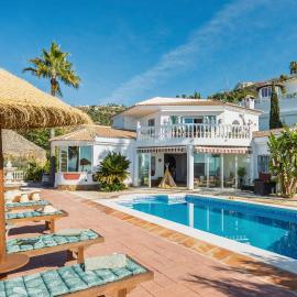 아레나스에 위치한 호텔 Villa Selvatic with Pool, Cinema, Sauna & Mini Golf