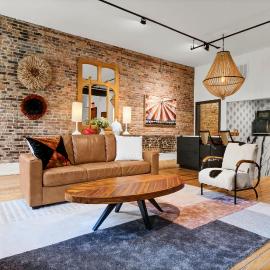 Luxe 220 Suite 2