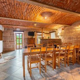 Penzion na Kumburáku, hotel in Nová Paka