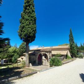 Mas de Reilhanette, hotel em Montbrun-les-Bains