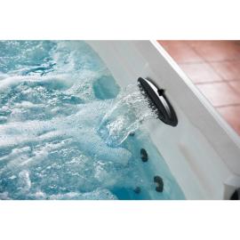 Charming 5 Bed with Spacious Yard with HotTub, מלון בParkville
