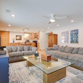Lakeside Retreat in Hayward: Pet Friendly!, hótel í Hayward