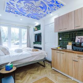 St Davids Lodge Premier Suite - Sleek & Stylish Studio - Near Preston City Centre with Driveway Parking - Ideal for Business & Leisure Stay, отель в городе Grimsargh