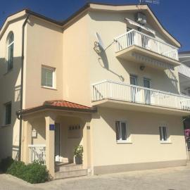 Villa Ivva, hotel in Podaca