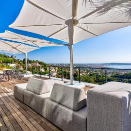 Villa Bambou bei Cannes mit Blick auf Cap Antibes, viešbutis mieste Valorisas