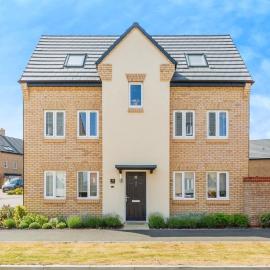 4 Bed Room Service Accommodation - 2 Parkings - Fibre Wi-Fi - Workstation, hotel v destinaci Corby