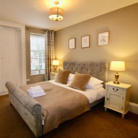 The Ashley suite garden apartment Sterling House Short Stays