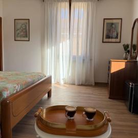 "The Moment"- rooms Bergamo center, self check-in, late Arrivals, hotel in Bergamo