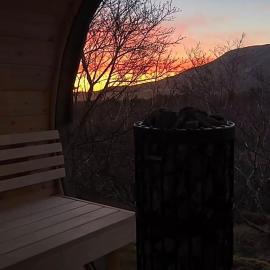 Galdur Cottage- heart of Golden Circle with hot tub & sauna، فندق في Úthlid