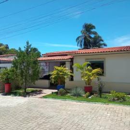 Casa em Condomínio, Piscina Privativa e Área Gourmet