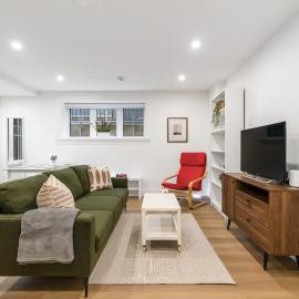 New Luxury 2BR Prime Dunbar Home - Near UBC, Downtown, Beaches & Shops - Free Parking, hotel a Vancouver