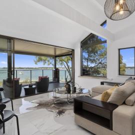 Bribie Island Waterfront Luxury Apartment