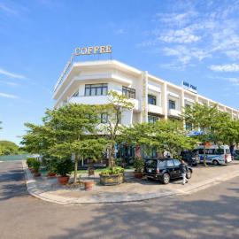 Phương Trinh Hotel & Coffee
