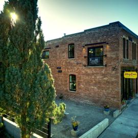 The Crow's Nest at the 1896 Building, hotel u gradu Kaslo