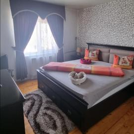 Apartament 3 camere central decomandat lux