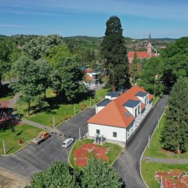 Hostel i Restoran SEQUOIA, hotel em Slatina