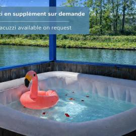Cottage flottant Premium terrasse Jacuzzi privé en supplément près de Dijon, hotel in Ouges