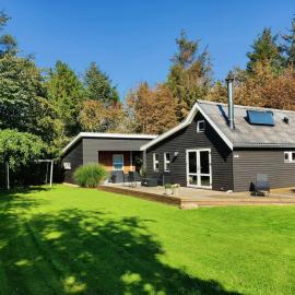 Home Near Beach With Wilderness Bath