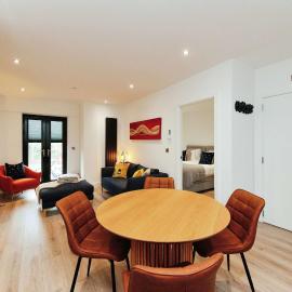 Modern 1-Bed Apart in Central Solihull near NEC