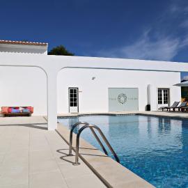 Vila Louro, Hotel in Santa Cruz