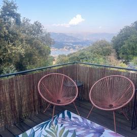 Villa avec piscine et vue sur la baie d'Ajaccio, hotel a Ajaccio
