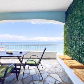 Beachfront summer house, khách sạn ở Dhervénion