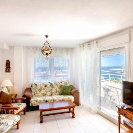 Apartamento acogedor, gran balcón y piscina en la terraza