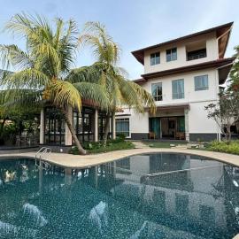 Urban Resort Villa, Taman Kolam Air