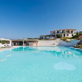 Residence Baia Santa Reparata, ξενοδοχείο σε Santa Teresa Gallura