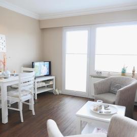 Schönes neues hochwertig renoviertes 2-Zimmer Appartement in der 4. Etage.