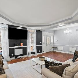Elegant Reservoir Hill home with parking sleeps 8، فندق في بالتيمور