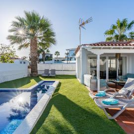 Bright villa with a private swimming pool, air conditioning, garden and parking