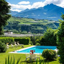 Pension Morenfeld, hotel u gradu 'Lagundo'