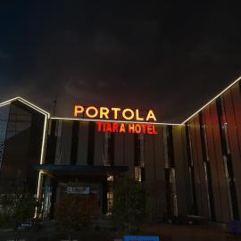 Portola Tiara Hotel Meulaboh, hotell i Meulaboh