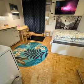 Montreal Hideaway in a Residential area