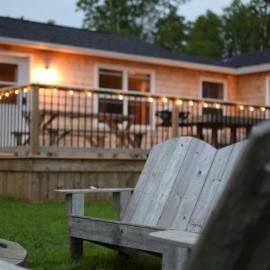 Charming Coastal Cottage, hotel di Flat River