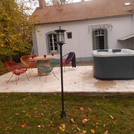 Gîte apaisant avec SPA, jardin et étang, animaux acceptés pour 6 personnes, khách sạn ở Bézenet
