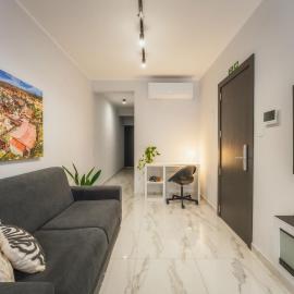 NEW - Only Suites Unit 6 - Modern 2-Bedroom apartment with common heated Jacuzzi by SF Homes