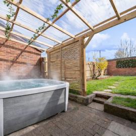 3BR Home with Hot Tub and Garden