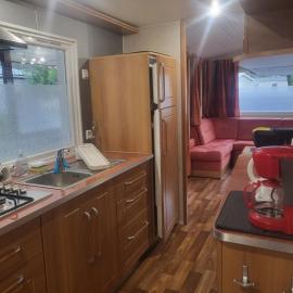 Mobilhome, hotelli kohteessa Saint-Julien-en-Born